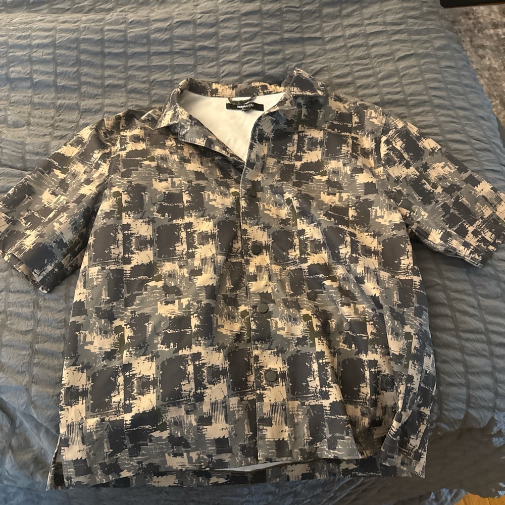 Fashion Nova Gray and Cream Casual Button Down Shirt